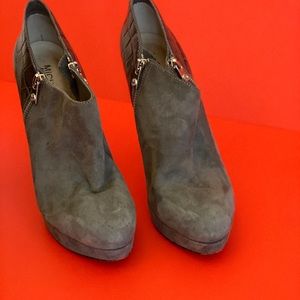 Michael Kors York Charcoal Gray Suede Booties 9.5M